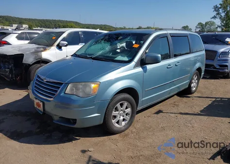 2010 Chrysler Town & Country Touring from USA, damaged, VIN 2A4RR5D18AR245563